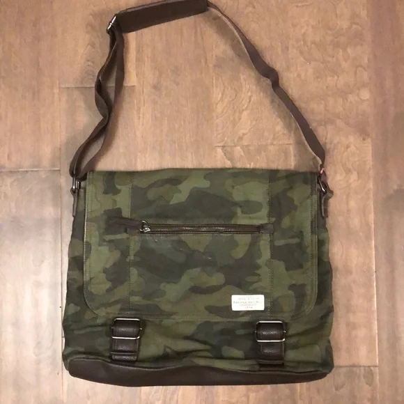 Banana Republic camo messenger bag